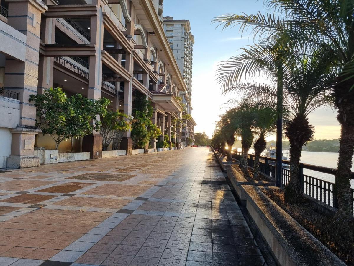 Kenyalang Emerald Riverine Resort Homestay Kuching Kültér fotó