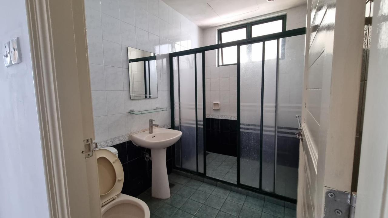 Kenyalang Emerald Riverine Resort Homestay Kuching Kültér fotó